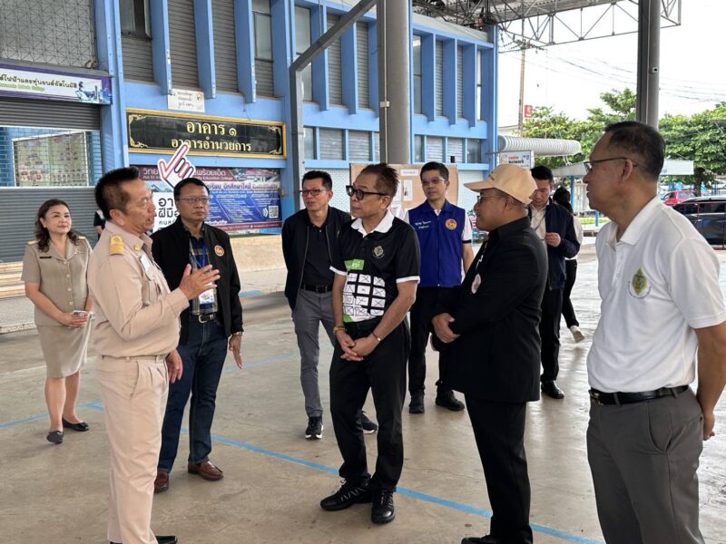 ผู้ว่าฯ ร้อยเอ็ด นำใช้สิทธิเลือกตั้งนายก อบจ. “แสวง” ลงพื้นที่สังเกตการณ์ ย้ำทุกหน่วยโปร่งใส เชิญชวนประชาชนออกมาใช้สิทธิ