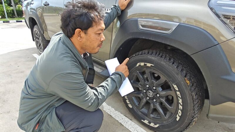 ปทุมธานี – รถนับร้อยคันโวยเหยียบยางมะตอยพังยับจี้ผู้รับเหมาชดใช้