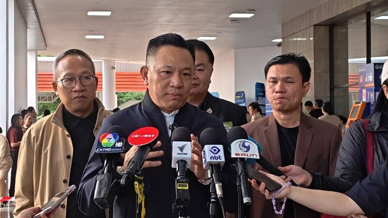 ปทุมธานี – รองปลัด มท.คุมเข้มลงพื้นที่ตรวจสถานที่สอบองค์กรปกครองส่วนท้องถิ่นขู่ฟันเด็ดขาดพวกทุจริต