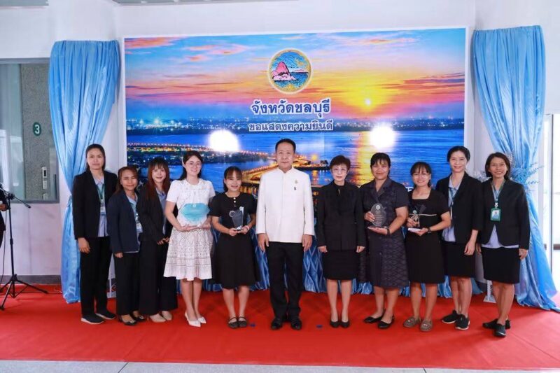 “ผู้ว่าฯ นริศ” มอบโล่รางวัล-เกียรติบัตร มุ่งสร้างขวัญกำลังใจผู้ทำคุณประโยชน์แก่สังคม