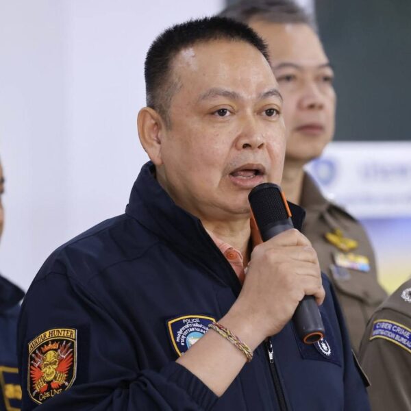 ลุ้น ก.ตร.คืนความเป็นธรรม ดัน พล.ต.ต.วิวัฒน์ คำชำนาญ “ลูกหม้อไซเบอร์ คนทำงานดีที่ถูกลืม” เลื่อนตำแหน่งขึ้น “ผู้บัญชาการวาระประจำปี 2569” หลังคณะกรรมการพิทักษ์ระบบคุณธรรมข้าราชการตำรวจ วินิจฉัยตัดสินชนะด้านผลงาน ความรู้ความสามารถ และอาวุโส