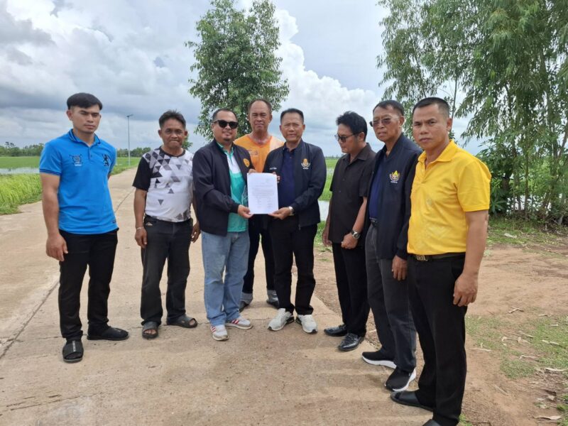 ร้อยเอ็ด – ป.ป.ช.ภาคประชาสังคมร้อยเอ็ด ลงพื้นที่ตรวจถนน-เสาไฟโซลาร์เซลล์ พบปัญหาไหล่ทางทรุด ไฟส่องสว่างชำรุด ชาวบ้านร้องผลกระทบจากโครงการรัฐ