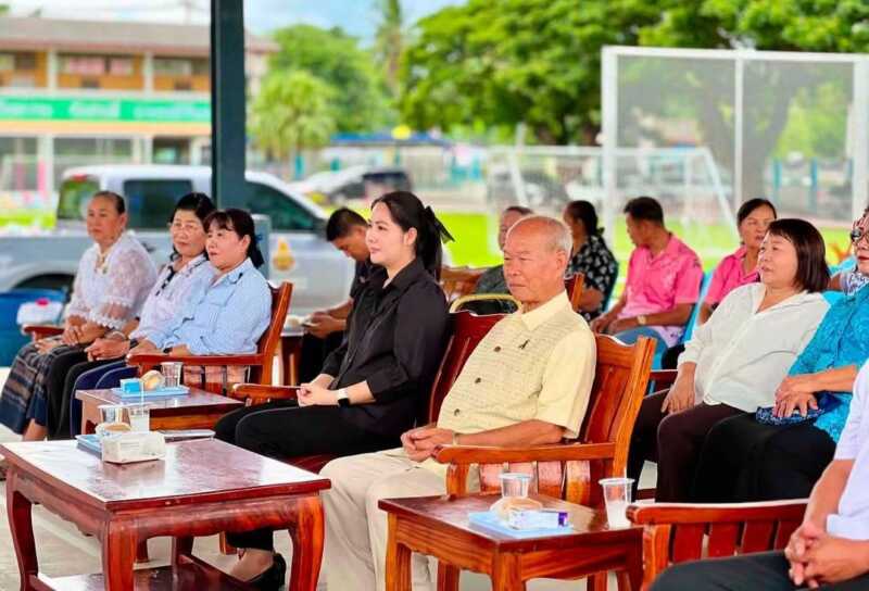 “สจ.กิ๊บ–นายกน้ำพุ” ร่วมทำบุญโรงเรียนบ้านมาบไผ่เสริมสิริมงคลให้ลูกหลานในตำบล พร้อมส่งกำลังใจครู–ผู้ปกครอง ร่วมสร้างอนาคตที่ดีให้เยาวชน