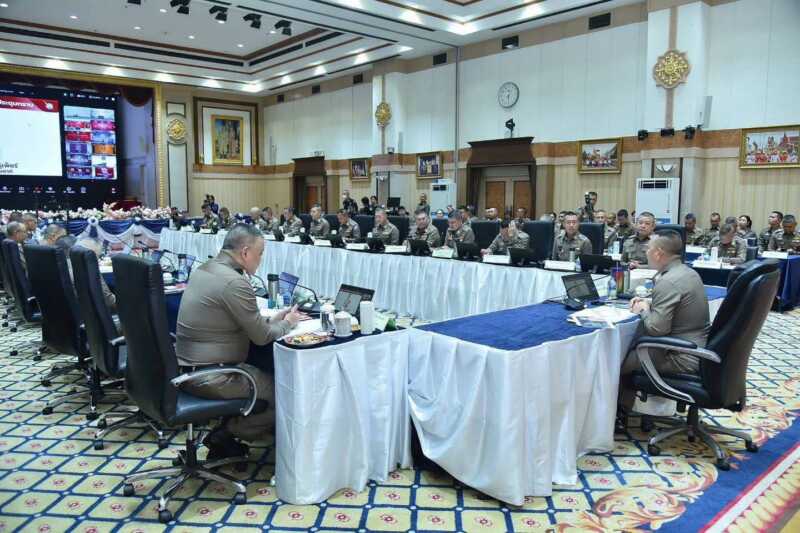 ผบ.ตร. ประชุมบริหารสำนักงานตำรวจแห่งชาติ สั่งการกำชับทุกหน่วยขับเคลื่อนมาตรการอาวุธปืน คนต่างด้าว คนหาย คนพ้นโทษ บรรเทาสาธารณภัย มอบประกาศเกียรติคุณ ทำ ดีมีรางวัล ข้าราชการตำรวจ และหน่วยงานผลการปฏิบัติงานดีเด่น