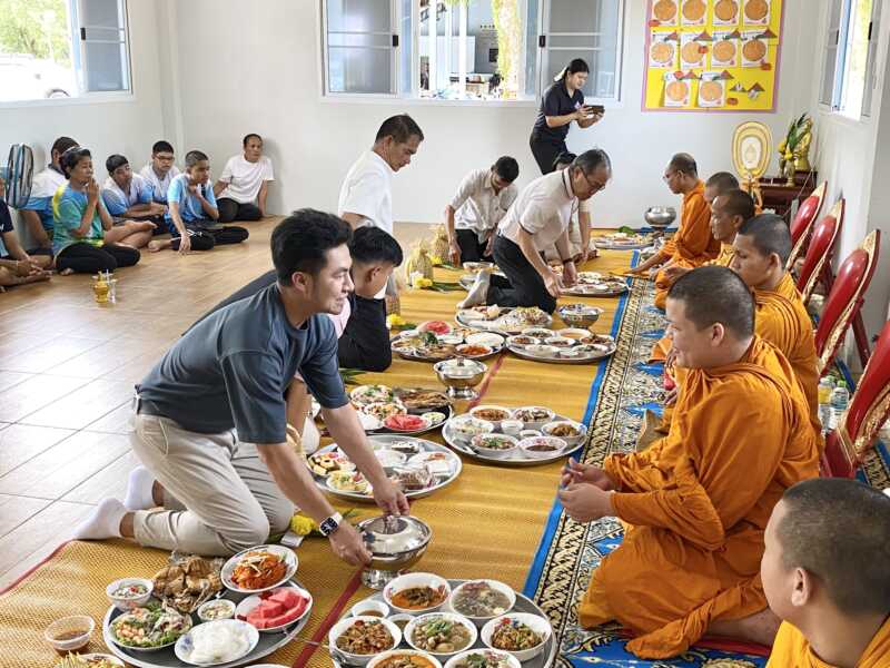 ตราด ศูนย์การศึกษาพิเศษ ตราด หน่วยบริการคลองใหญ่ ทำบุญครบรอบ 2 ปี การก่อสร้างอาคารเรียน เสริมโอกาสเด็กพิเศษสู่อนาคต