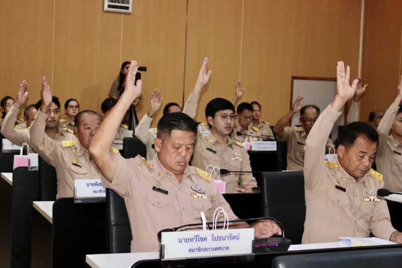 ท.เมืองจันท์ประชุมสภาฯ ขออนุมัติพิจารณาโอนเงินงบประมาณรายจ่ายไปตั้งจ่ายเป็นรายการใหม่ 6 รายการ วงเงินรวม 1 ล้าน 2 แสนกว่าบาทเพื่อประสิทธิภาพในการพัฒนาท้องถิ่น