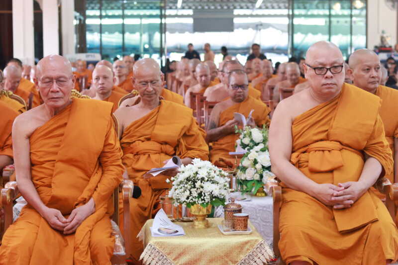 จันทบุรี หลอมรวมใจ จัดพิธีสวดพระพุทธมนต์ เจริญจิตตภาวนา อุทิศถวายพระราชกุศล แด่ “สมเด็จพระพันปีหลวง และ เจ้าฟ้าพัชรกิติยาภาฯ”