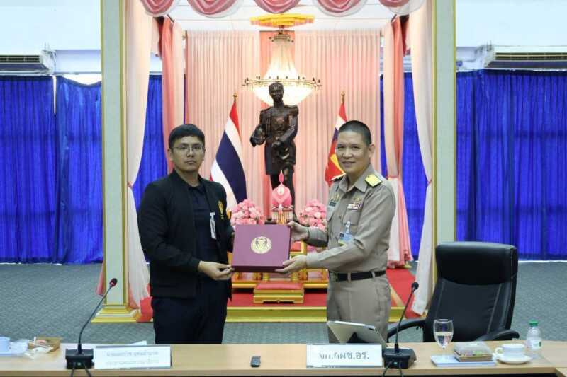 กมธ.ทหารลงพื้นที่สัตหีบ ติดตามซ่อม “เรือหลวงภูมิพลอดุลยเดช” ชี้เป็นไปตามแผน จี้รัฐเร่งลงทุนอุตสาหกรรมต่อเรือ