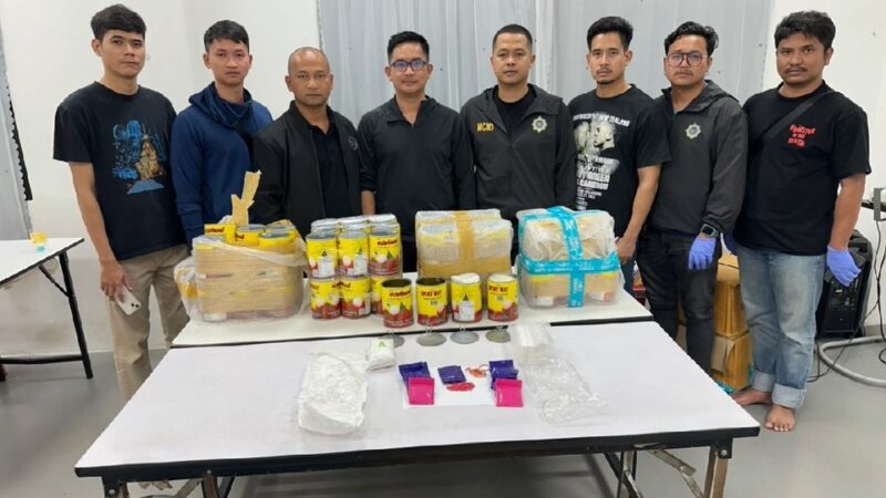 ตร.สนธิกำลัง ป.ป.ส.ภาค 9 ค้นบริษัทขนส่งเอกชนใน จ.สงขลา พบยาบ้าซุกซ่อนกระป๋องเงาะแปรรูป ยึดของกลางกว่า 268,000 เม็ด