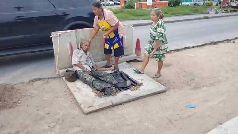 ปทุมธานี – ลุงสะดุดท่อถนนก่อสร้างล้มคอร้าวขยับตัวไม่ได้ญาติวอนผู้รับเหมาเร่งรับผิดชอบ