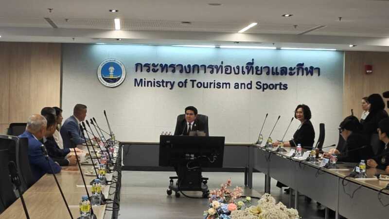 นายสุรศักดิ์ พันธ์เจริญวรกุล รัฐมนตรีว่าการกระทรวงการท่องเที่ยวและกีฬา ให้การต้อนรับ นายวิทอลด์ บังกา ประธานองค์กรต่อต้านการใช้สารต้องห้ามโลก (WADA)