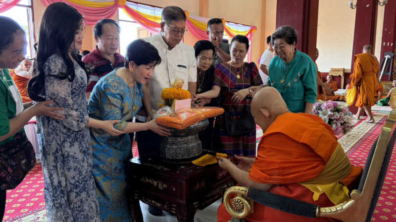 ครอบครัว “พาณิชย์พิศาล” ทำบุญเลี้ยงพระอุทิศแด่บรรพบุรุษผู้ล่วงลับ