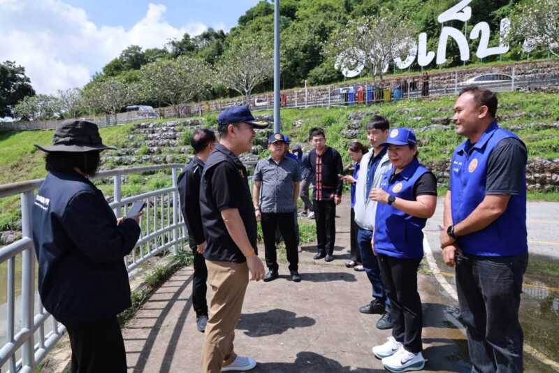 ชลบุรี – เฝ้าระวัง! ผู้ว่าฯ นริศ ลงพื้นที่อ่างเก็บน้ำคลองหลวงรัชชโลทร สั่งคุมเข้มการระบายน้ำไม่ให้กระทบประชาชน