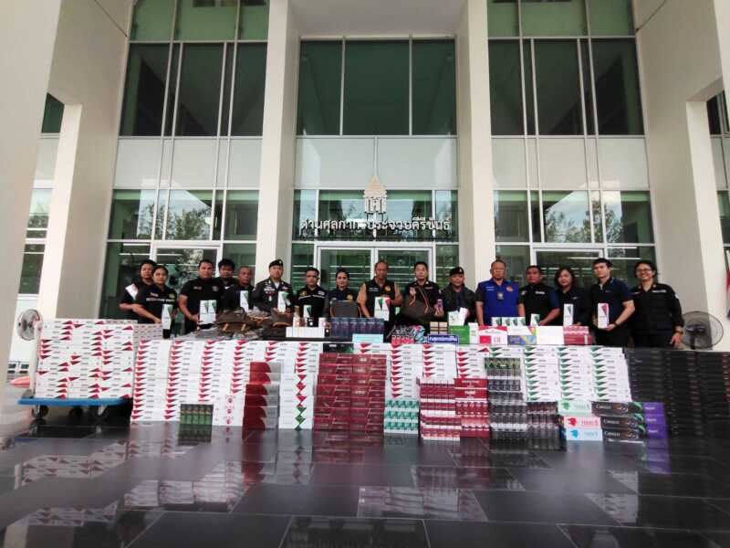 ประจวบคีรีขันธ์ _เปิดปฏิบัติการพิทักษ์คีรีขันธ์! ศุลกากรประจวบคีรีขันธ์ สนธิกำลังหน่วยงานความมั่นคง ลุยตรวจรถไฟสายใต้-ด่านทางบก ยึดบุหรี่เถื่อน-แบรนด์เนม-บุหรี่ไฟฟ้า มูลค่ารวมภาษีทะลุ 4.37 ล้านบาท