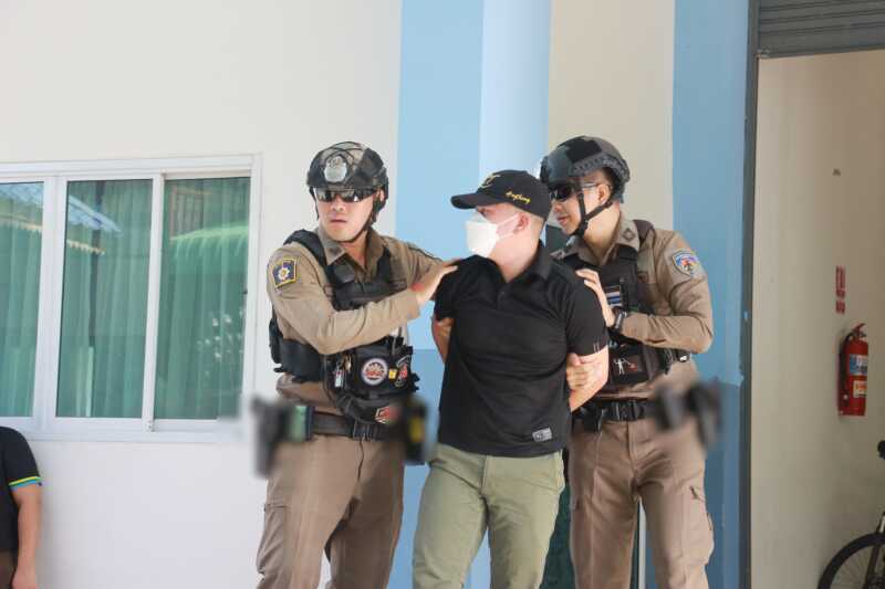 อ่างทอง ฝึกซ้อมแผนหนีซ่อนสู้เพื่อเอาตัวรอดในภาวะวิกฤติการจำลองสถานการณ์กรณีคนร้ายเข้ามาภายในโรงเรียน ซึ่ง รร.สตรีอ่างทอง นำร่องให้ความรู้นักเรียน พร้อมฝึกซ้อมจำลองตามสถานะการณ์เสมือนจริง