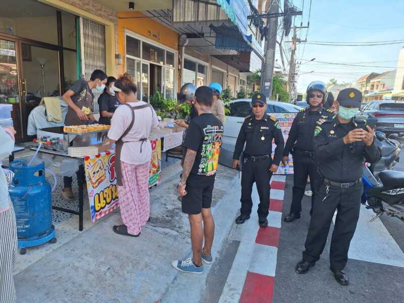 สยบดราม่า! ขายบนของทางม้าลาย จราจร -เทศกิจหาดใหญ่ ลงพื้นที่คืนผิวถนน