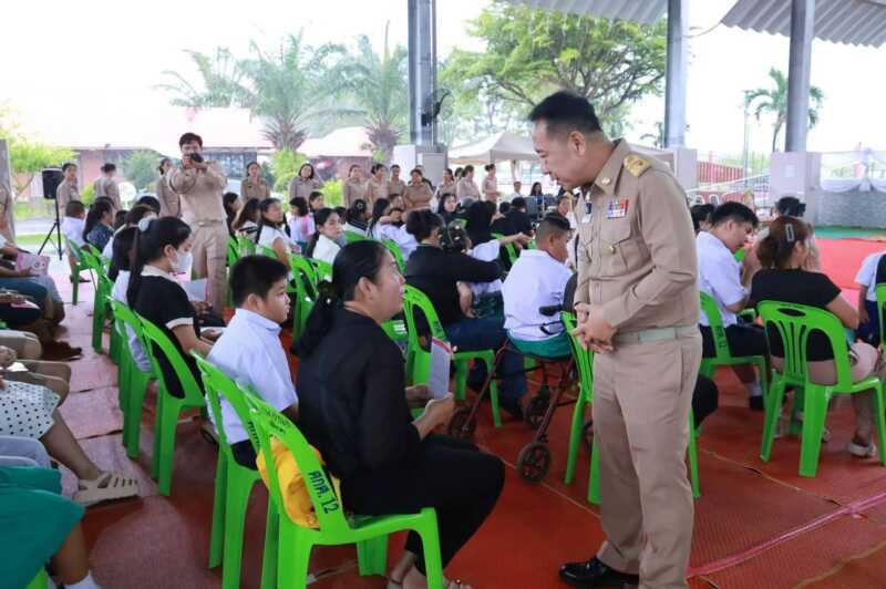 ผวจ.ชลบุรี เป็นประธานพิธีมอบทุนการศึกษามูลนิธิคุณพุ่ม ปีการศึกษา 2569 แก่เด็กพิการ 145 ทุน