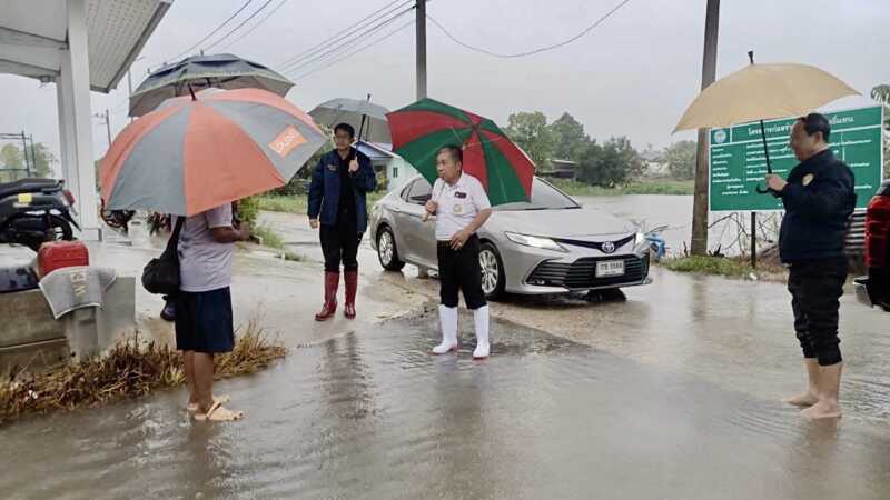 นครนายก – รองผู้ว่าฯ ลงพื้นที่ อ.องครักษ์ ติดตามสถานการณ์น้ำ หลังฝนตกหนัก