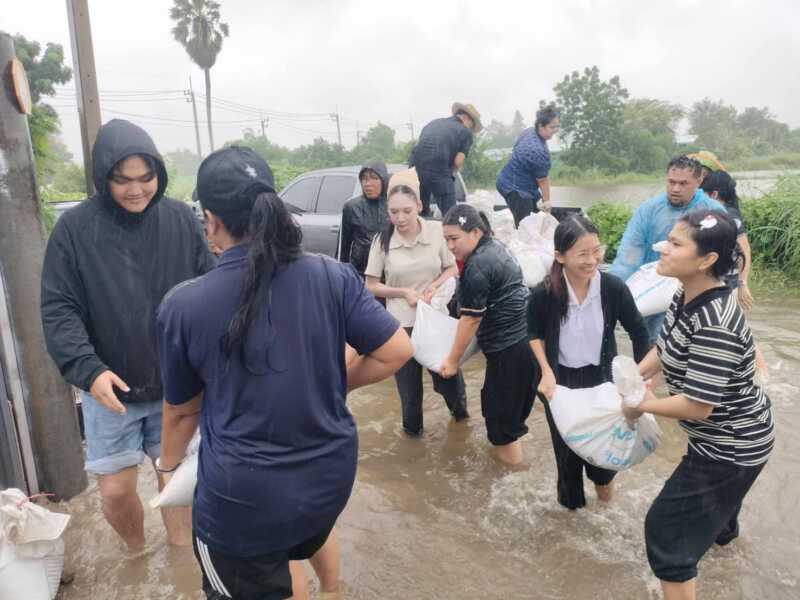 “นายก น้ำพุ” ตั้งศูนย์ปฏิบัติการ อบต.มาบไผ่ พร้อมช่วยประชาชน 24 ชั่วโมง จัดทีมเคลื่อนที่เร็วรับมือสถานการณ์น้ำท่วม