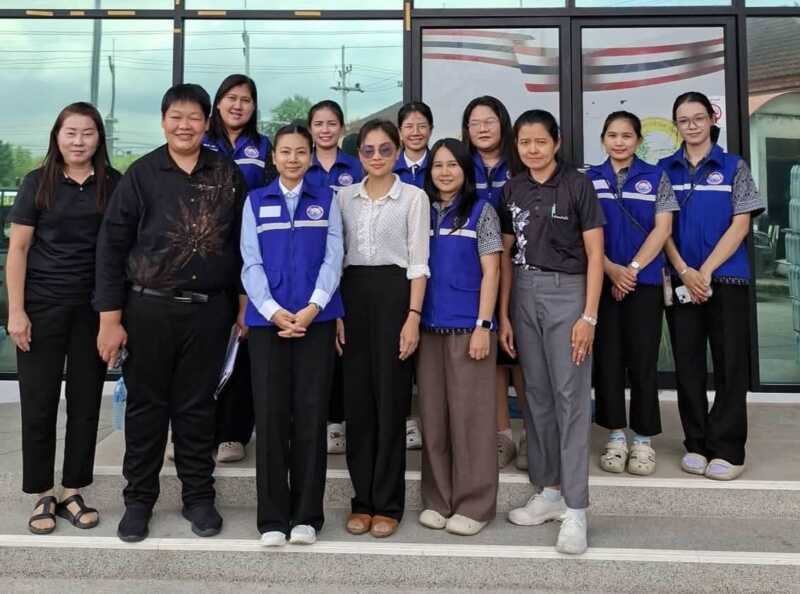 สจ.กิ๊บ–นายกน้ำพุรับมอบถุงยังชีพและชุดยาจาก อบจ.ชลบุรี ผ่าน “เลขาฯ เนย” ส่งต่อความห่วงใยถึงผู้ประสบภัยน้ำท่วมตำบลมาบไผ่
