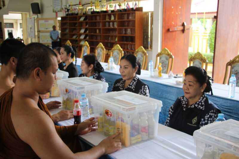 แม่บ้านมหาดไทยร้อยเอ็ด ลงพื้นที่ติดตามเยาวชนผู้รับทุนมูลนิธิร่วมจิตต์น้อมเกล้าฯ ติดตามความเป็นอยู่–ผลการศึกษา พร้อมให้กำลังใจ