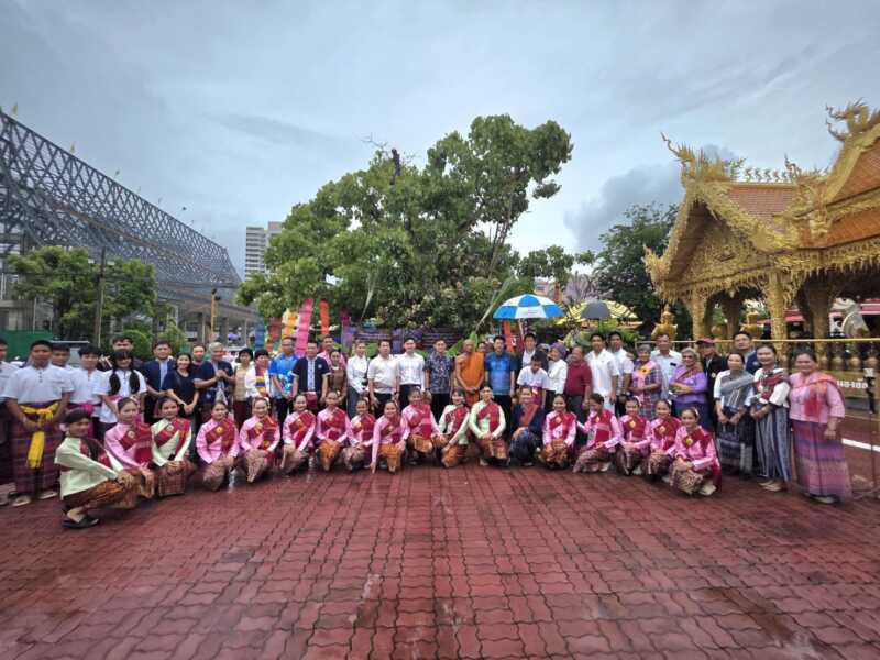 พี่น้องชาวอีสานพัทยาแห่ร่วมงานบุญปู่ย่า “วิถีชีวิตอีสาน งานบุญข้าวสาก ประจำปี 2569”