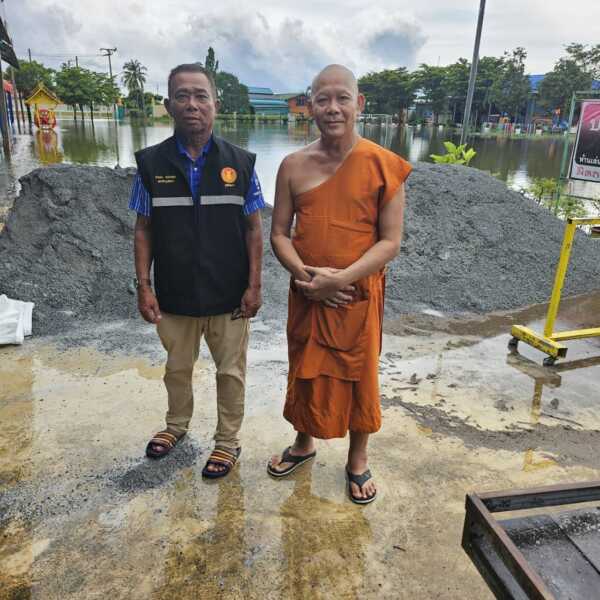 ส.ว.จำลอง ลงพื้นที่น้ำท่วมสุพรรณบุรี เรียกร้องรัฐบาลปรับระบบสื่อสารกรมชลประทาน-กรมเจ้าท่า เร่งแก้สิ่งก่อสร้างขวางทางน้ำ