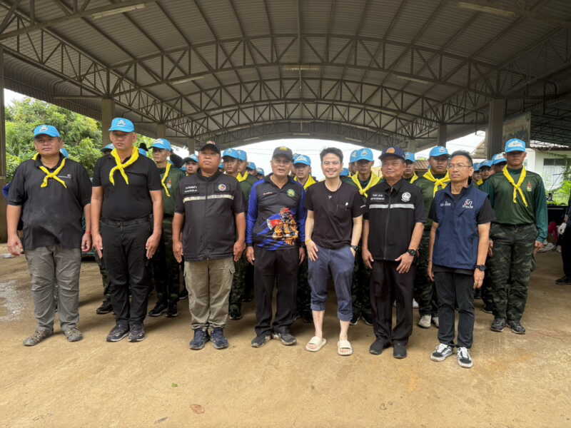 อ่างทอง – เร่งเสริมแนวป้องกันน้ำท่วมหมู่6ตำบลโพสะหลังเขื่อนเจ้าพระยาระบายสู่ท้ายเขื่อนส่งผลน้ำเพิ่มส่งขึ้นอย่างต่อเนื่อง ด้านรัฐมนตรีประจำสำนักงานนายกฯ ฝากทางจังหวัดเป็นหน่วยกลางสนับสนุนเครื่องจักร และความต้องการ