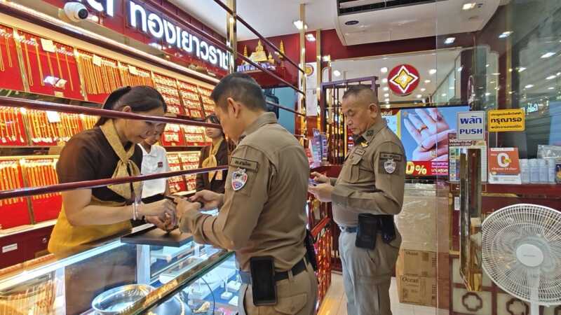 ปทุมธานี – โจรบุกเดี่ยวควงปืนจี้ชิงทอง 52 บาทหนีลอยนวล