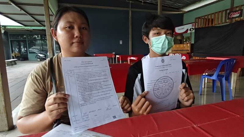 ปทุมธานี- แม่ร้องสื่อหนุ่ม29ฉุนถูกเตะบอลโดนหน้าชกเด็ก 13 ฟันแท้หัก 2 ซี่
