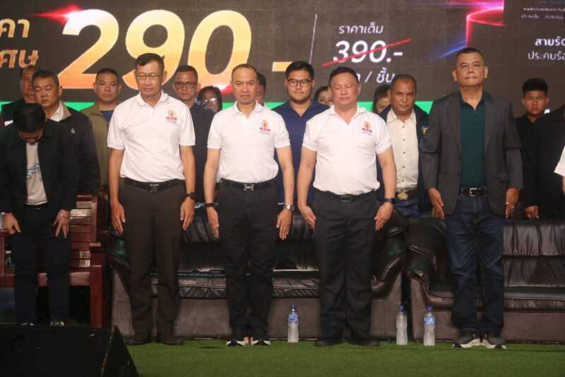 พล.ต.ท.ไตรรงค์ ผิวพรรณ ผู้ช่วยผู้บัญชาการตำรวจแห่งชาติ และ ดร.หิมาลัย ผิวพรรณ อดีตที่ปรึกษารองนายกรัฐมนตรี และประธานที่ปรึกษามูลนิธิพระราหู ร่วมเป็นประธานอำนวยการและประธานจัดการแข่งขัน”มหกรรมมวยไทยนานาชาติ วันกตัญญูบูรพาจารย์หลวงพ่อคูณ ปริสุทโธ” ที่ เวทีมวยชั่วคราววัดบ้านไร่ จ.นครราชสีมา