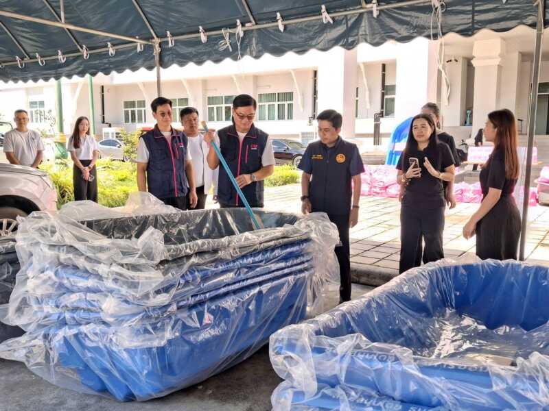 นครนายก – ธ.ออมสิน ส่งต่อความห่วงใย มอบถุงยังชีพ 300 ชุด พร้อมเรือพาย 30 ลำ ช่วยเหลือผู้ประสบอุทกภัย