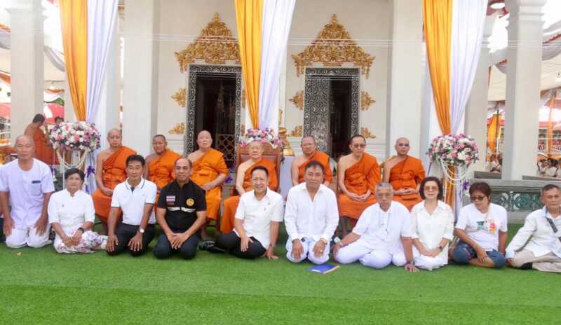ผู้ว่าฯ ชลบุรี นำฝ่ายฆราวาสร่วมพิธีมหาพุทธาภิเษกวัตถุมงคล “สมเด็จพระมหารัชมงคลมุนี” เป็นประธานสงฆ์ ในงานสมโภชอุโบสถวัดเสม็ด ครบ 148 ปี