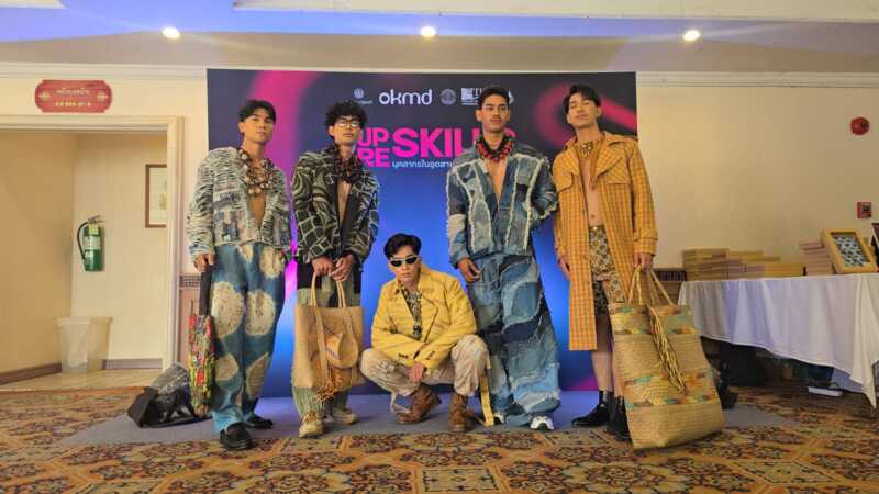 ม.นราธิวาสฯเปิดเวที SELATAN CREATIVE TRADE พลิก “ทุนวัฒนธรรมชายแดนใต้” สู่สินค้าแห่งอนาคต โชว์ 60 ผลงานสร้างสรรค์ เชื่อมภูมิปัญญาท้องถิ่นสู่ตลาดจริง พร้อมปั้นโอกาสทางธุรกิจและสร้างรายได้ให้ชุมชนอย่างยั่งยืน