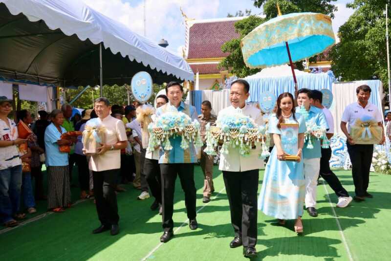 ผู้ว่าฯ ชลบุรี ร่วมสืบสานประเพณีทอดกฐิน วัดหนองเสม็ดสันติธรรมาราม ยอดกฐินกว่า 2.29 ล้านบาท
