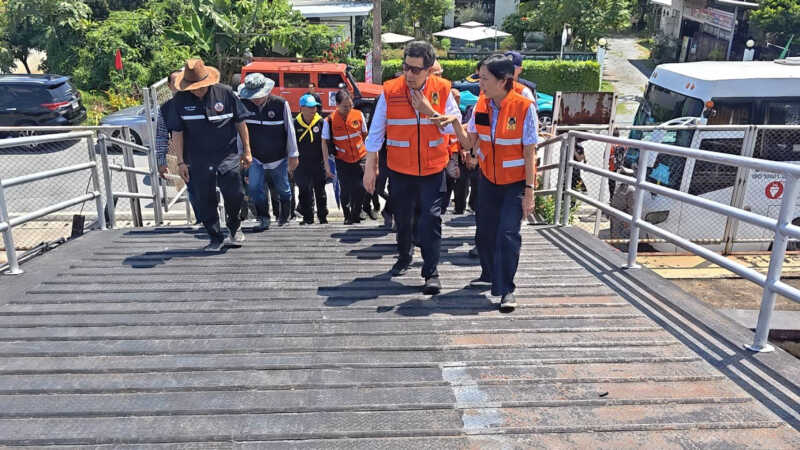 ปทุมธานี- รองนายกฯเอกนิตลุยสั่งกฟภ.สำรองไฟปั๊มคลองรังสิตห้ามดับ-ผู้ว่างัดแผนเปิดประตูคลอง 13 รับมือน้ำองครักษ์