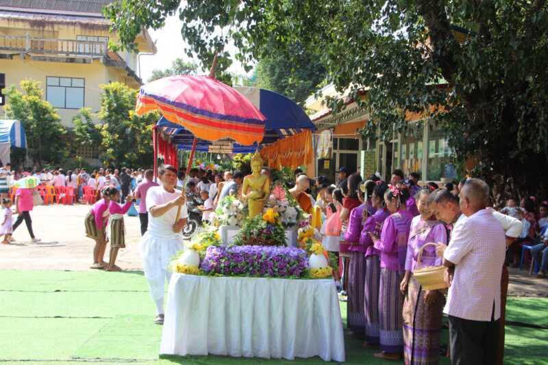 ร้อยเอ็ด – จัดงานบุญออกพรรษา มูลนิธิหลวงปู่สุข ยโสธโร สืบสานศรัทธา มอบรางวัล “คนดีศรีบูรพา” เชิดชูคนทำความดี