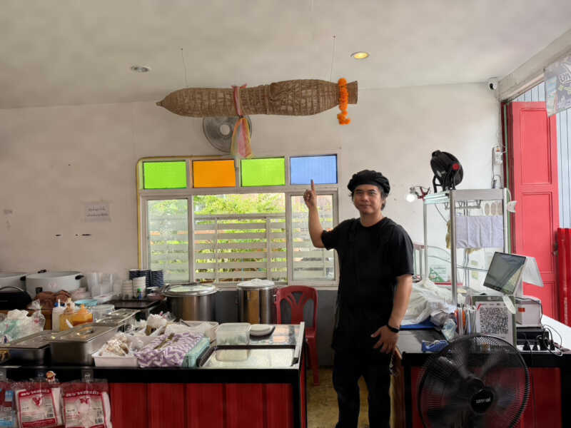 ปทุมธานี – โจรเร่ร่อนแสบบุกงัดร้านข้าวมันไก่ฉกเงินไซดักปลาเจ้าของผวาก่อเหตุแล้วยังมาเดินวนเวียน