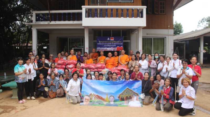 ปทุมธานี – วัดพระธรรมกายร่วมเครือข่ายคณะสงฆ์ช่วยผู้ประสบภัยน้ำท่วมจังหวัดน่าน ใน 3 อำเภอ