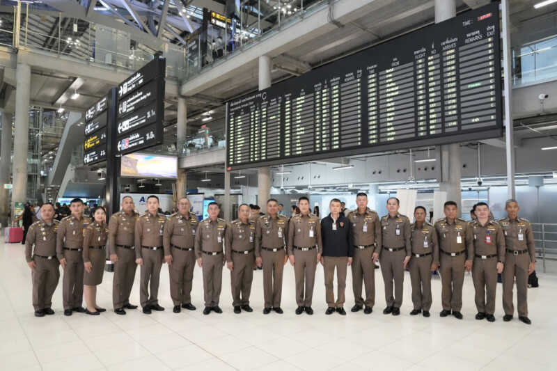 พล.ต.ท.นพศิลป์รับตำแหน่ง ผบช.สตม. วันแรก ลงสุวรรณภูมิทันที กำชับคัดกรองเข้ม สกัดอาชญากรรมข้ามชาติ พร้อมดูแลนักท่องเที่ยว